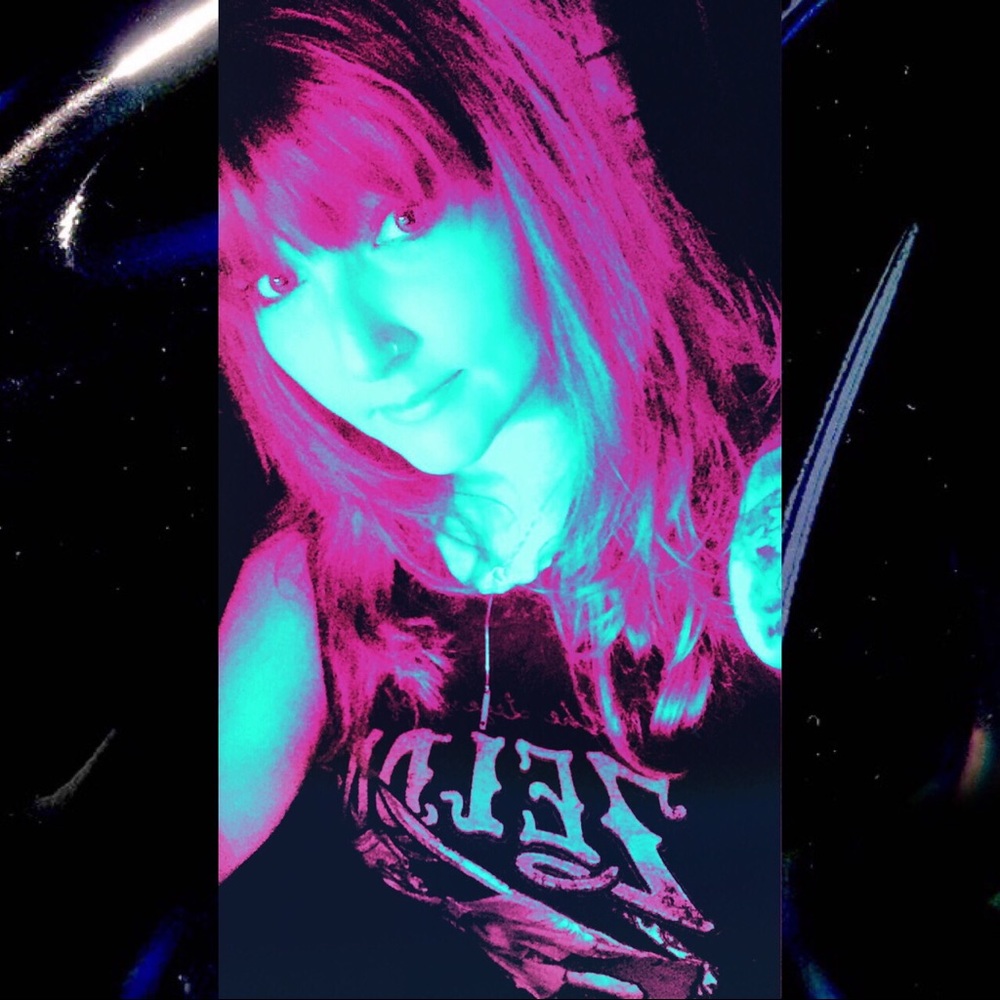 Meet your posher, Mindy